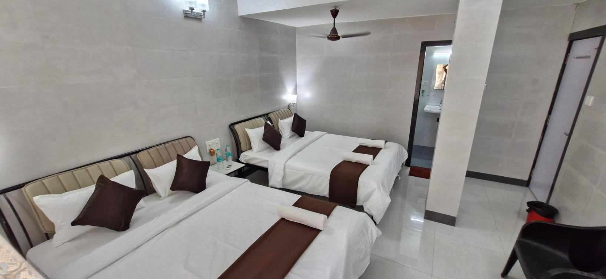 Haven Apartment Inn Baga Beach Exterior photo