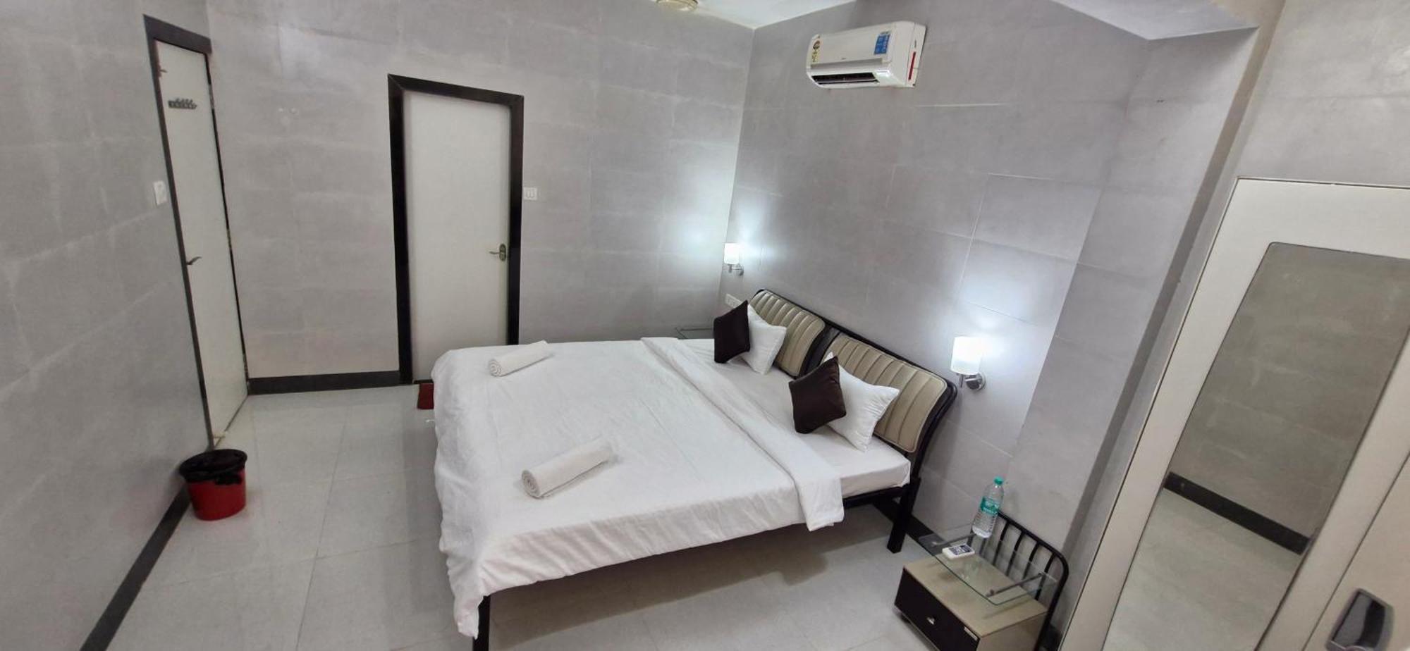 Haven Apartment Inn Baga Beach Exterior photo